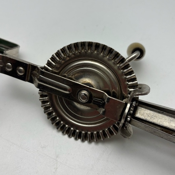 1920s hand crank egg beater from Taplin Mfg Co, Pat no. 1518285 - Picture 6 of 9